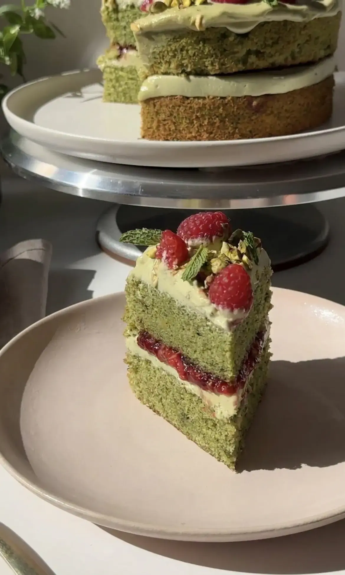 Pistachio Raspberry Cake, How To Make Pistachio Raspberry Cake