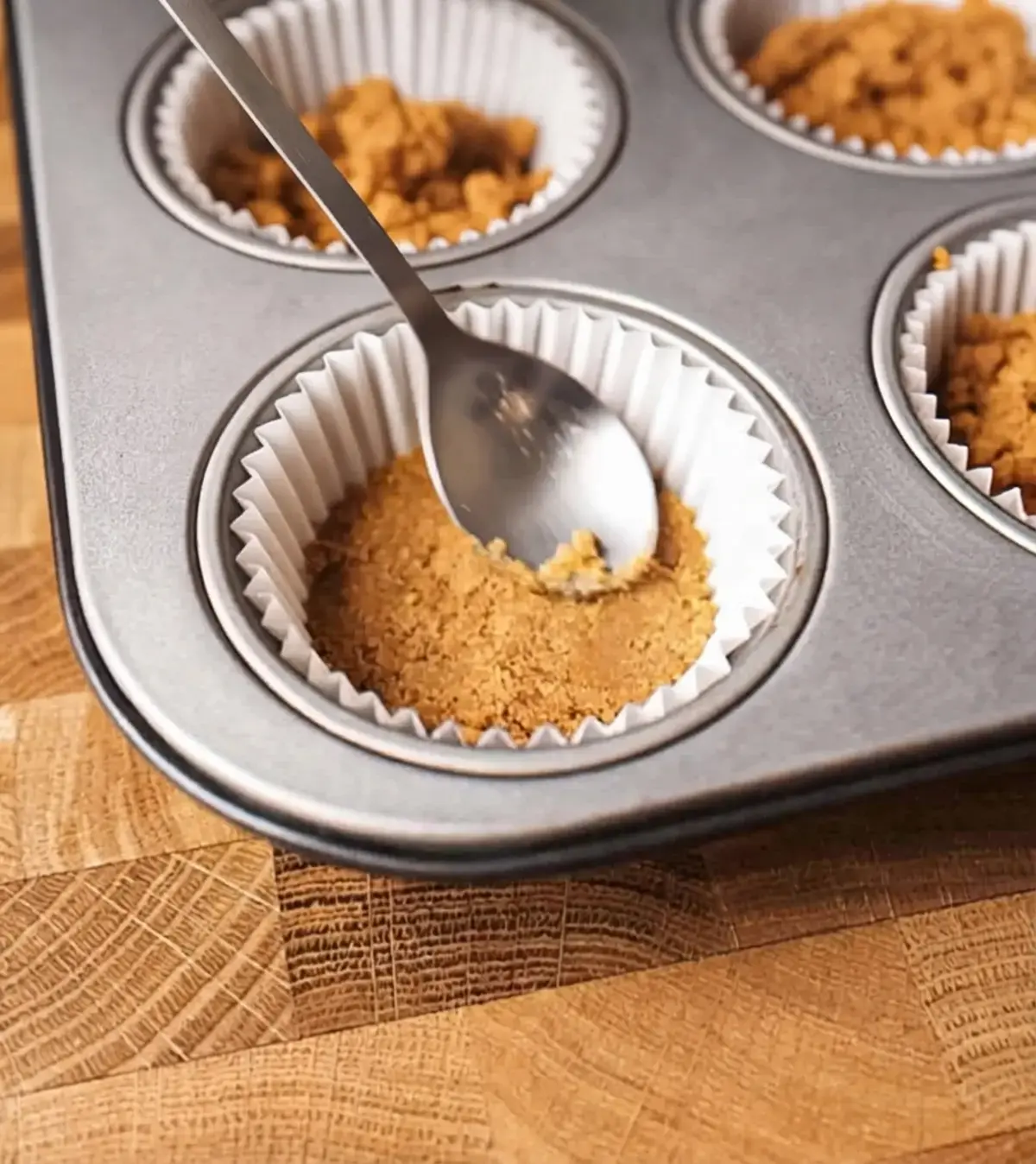 Easy Mini Cheesecakes, Make The Crust